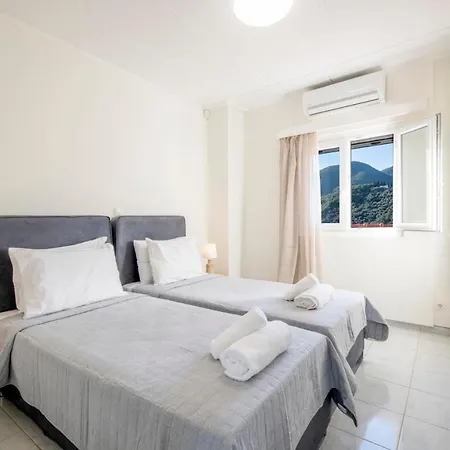 Villa Vasilika Peritheias Sleeps 10 With Pool Air Con And Wifi *