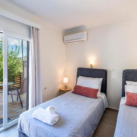 Vasilika Peritheias Sleeps 10 With Pool Air Con And Wifi Villa Pithos