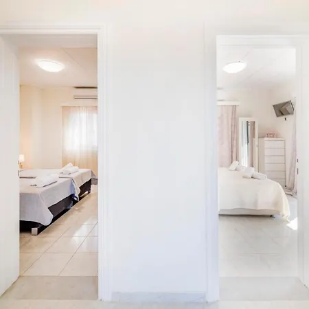 Vasilika Peritheias Sleeps 10 With Pool Air Con And Wifi Villa Pithos