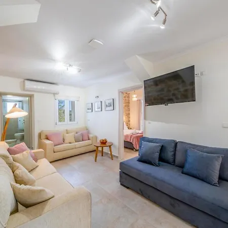 Vasilika Peritheias Sleeps 10 With Pool Air Con And Wifi Villa Pithos