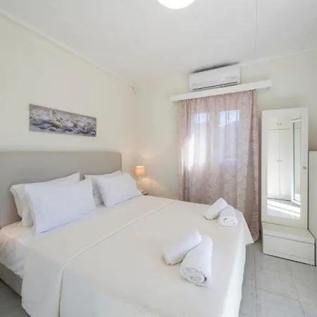 Vasilika Peritheias Sleeps 10 With Pool Air Con And Wifi Pithos